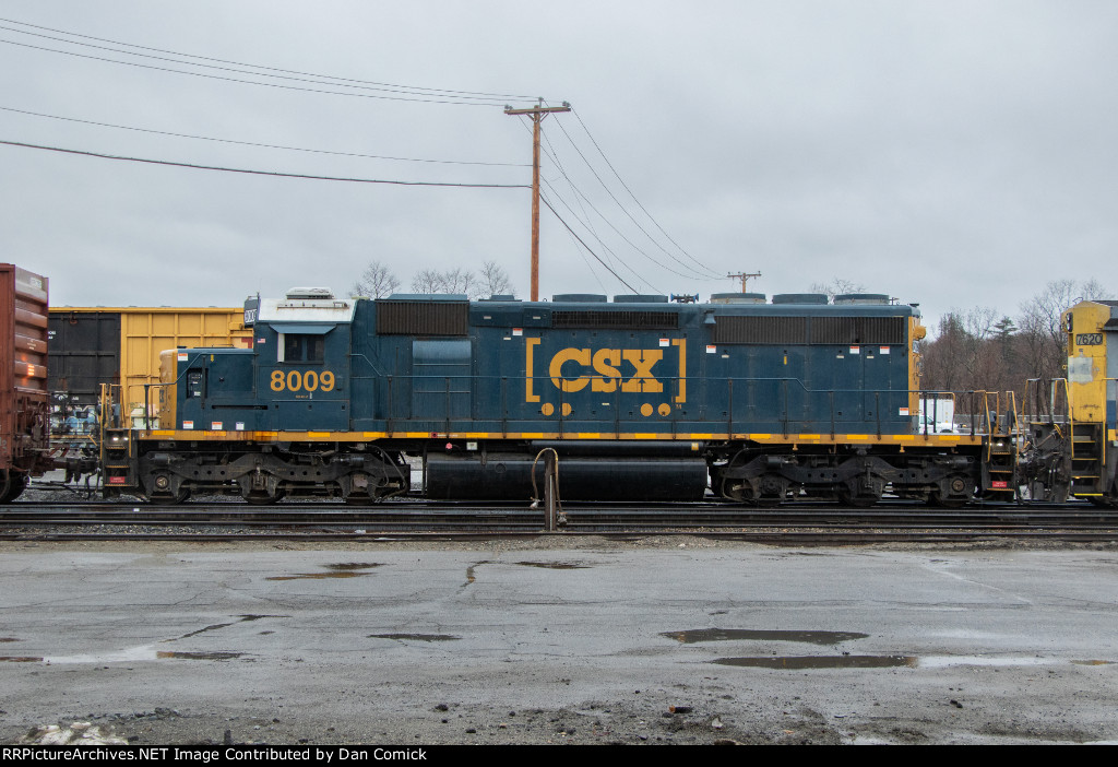 CSXT 8009